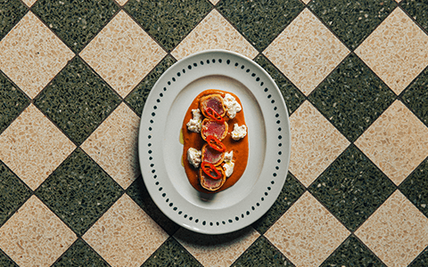 Une assiette de Paul Bidabé, chef de la brasserie chez Henri ©F Domergue