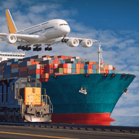 Un avion, un bateau et un train, moyens de transport des produits Transgourmet à l'export