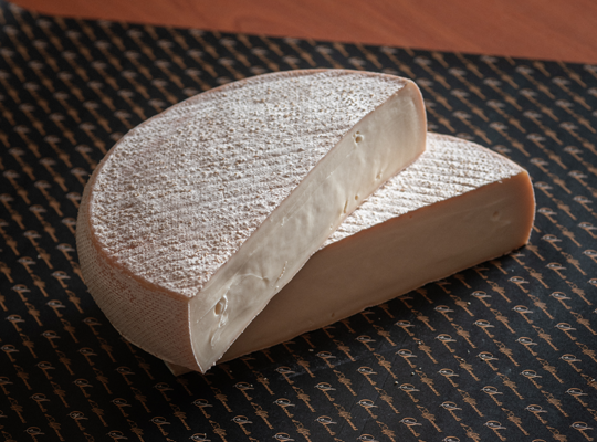 Transgourmet | Transgourmet Origine - Saint Nectaire laitier AOP des Monts d'Auvergne Transgourmet | Transgourmet Origine - Saint Nectaire laitier AOP des Monts d'Auvergne
